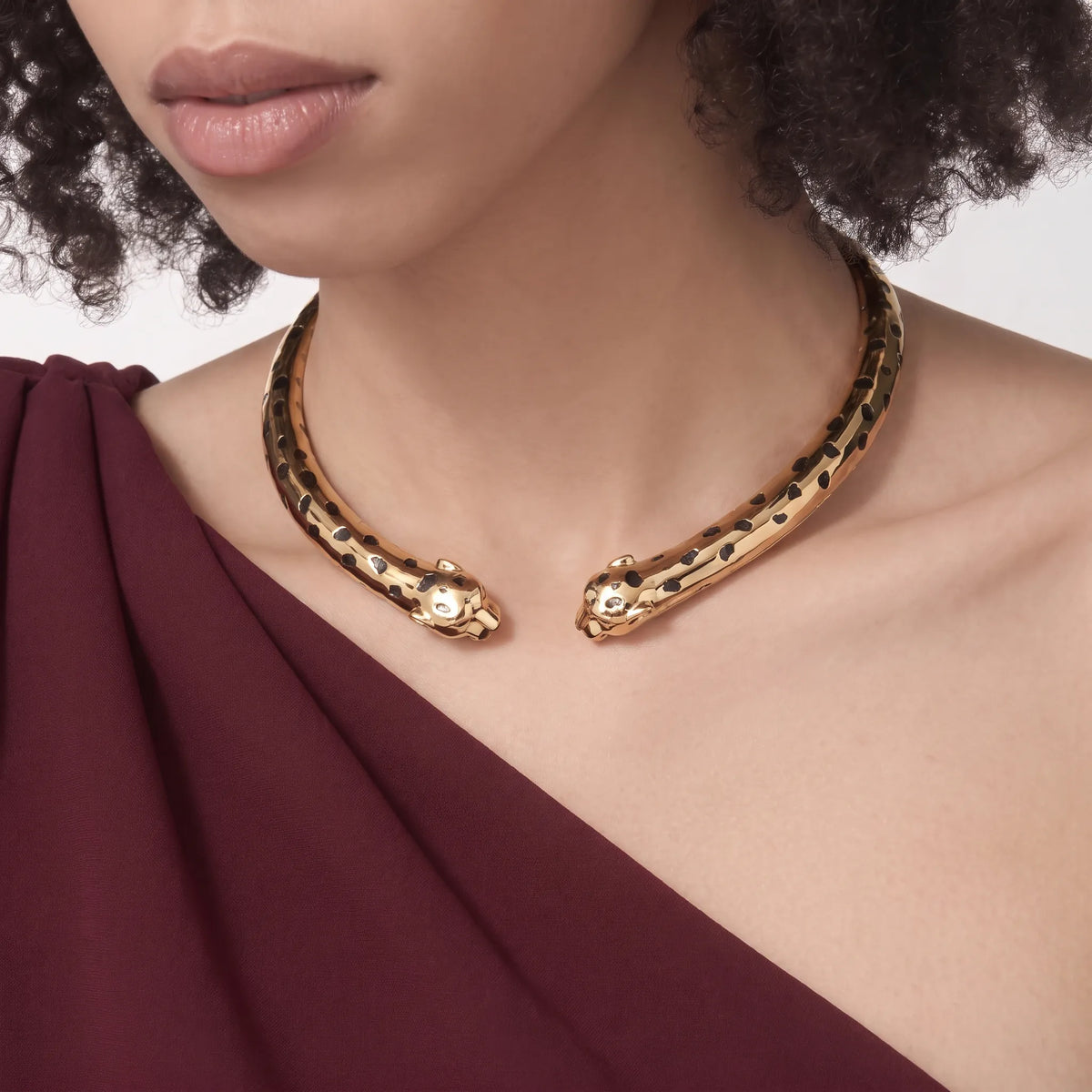 Panthère Spotted Articulated Torque Necklace