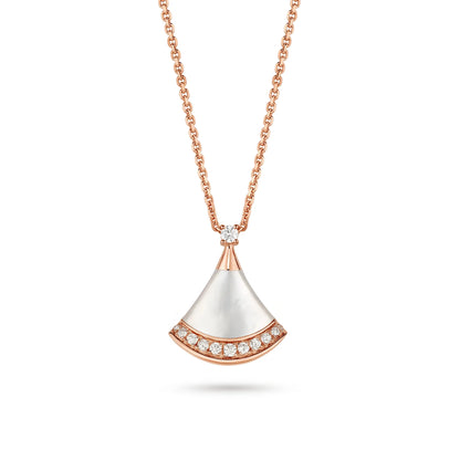 Divas’ Dream Fan Necklace
