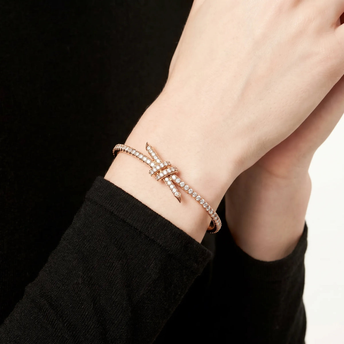 Knot Bangle Lumina Bracelet