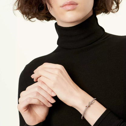 Knot Bangle Lumina Bracelet
