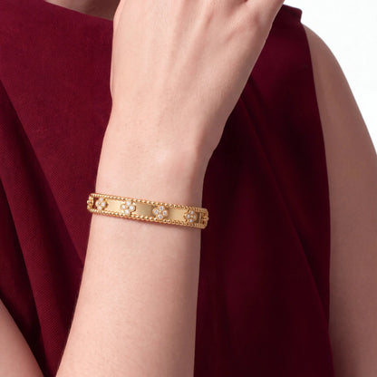 Perlee Clovers Delicate Bangle