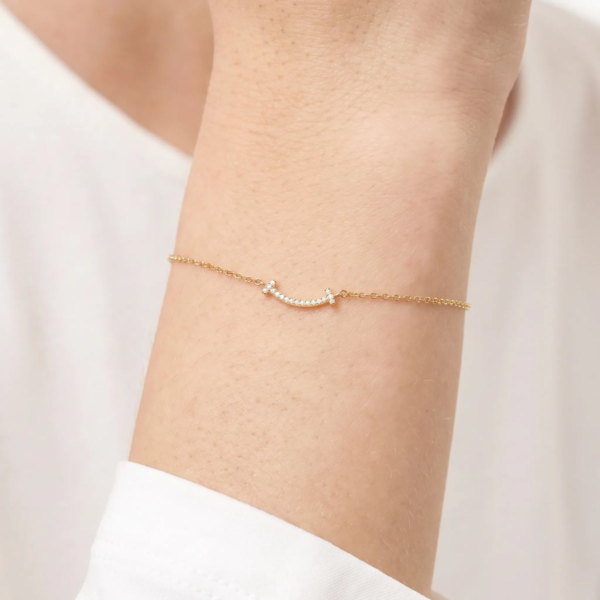 T Smile Pavé Chain Bracelet