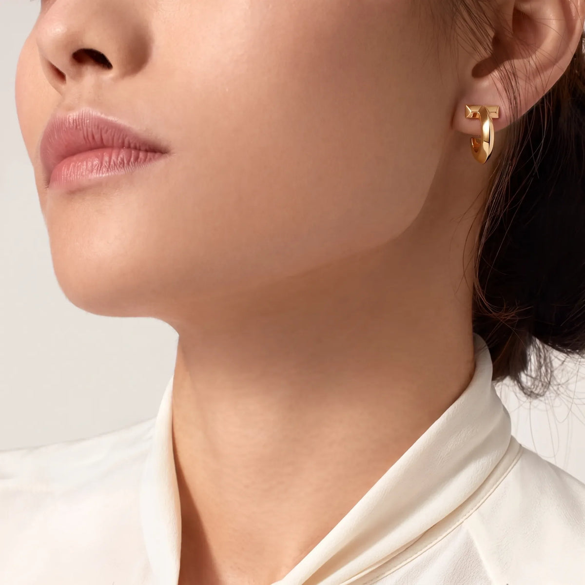 T1 Sculpted Hoop Earrings
